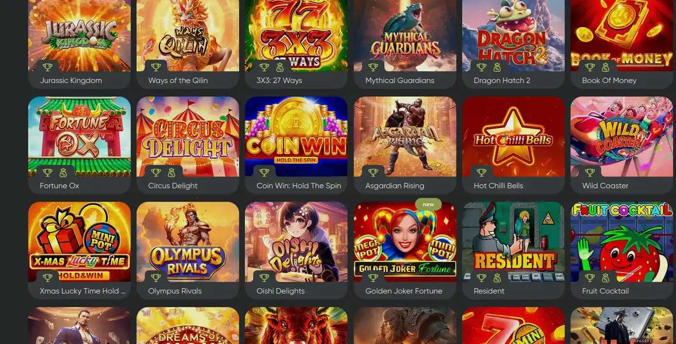 Игровой зал казино Клубника с автоматами